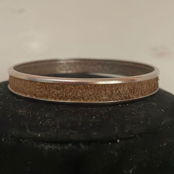 2.75” x 0.5” silver tone bangle bracelet with tan/brown druzy inlay - Picture 1 of 10